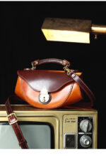 Handmade handbag with genuine leather texture, sailboat toe cover layer, cowhide crossbody - Image 5