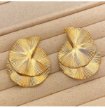 Twisted design, fashionable personality, high-end sense, exaggerated and versatile earrings - Image 2