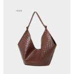 Fashionable and western-style woven pattern, women's tote, vegetable blue handbags - Image 4